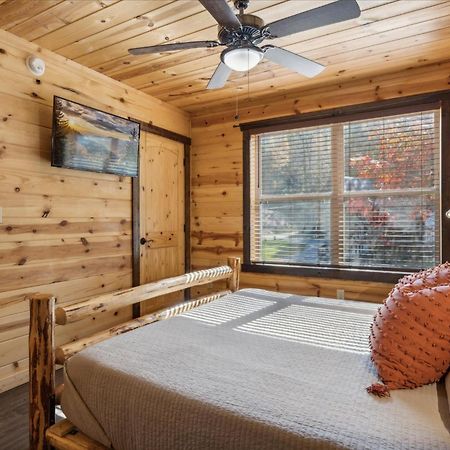 Route 66 Cabin Pigeon Forge Exterior foto