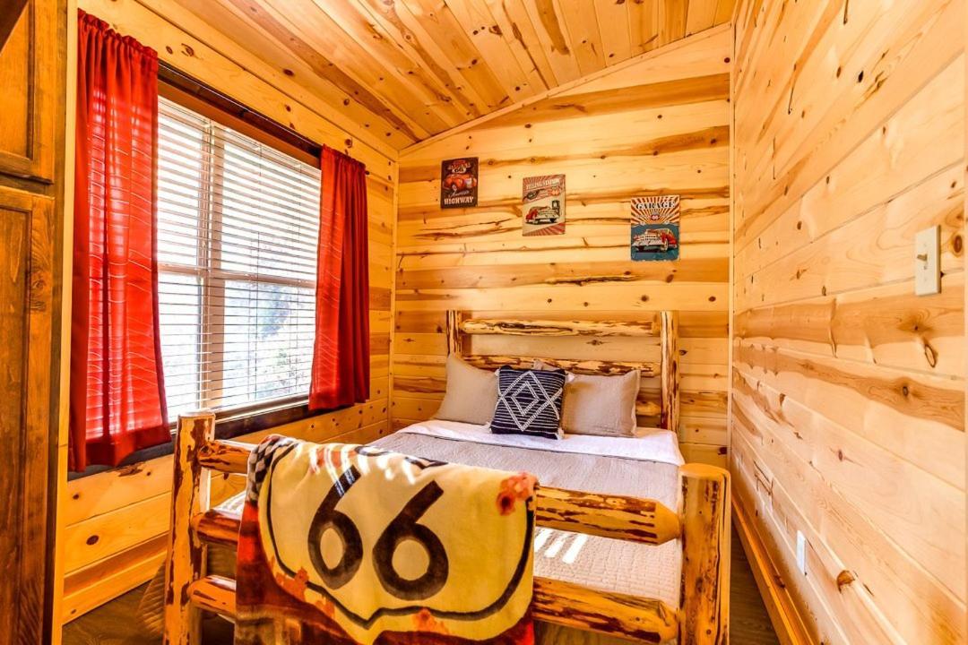 Route 66 Cabin Pigeon Forge Zimmer foto